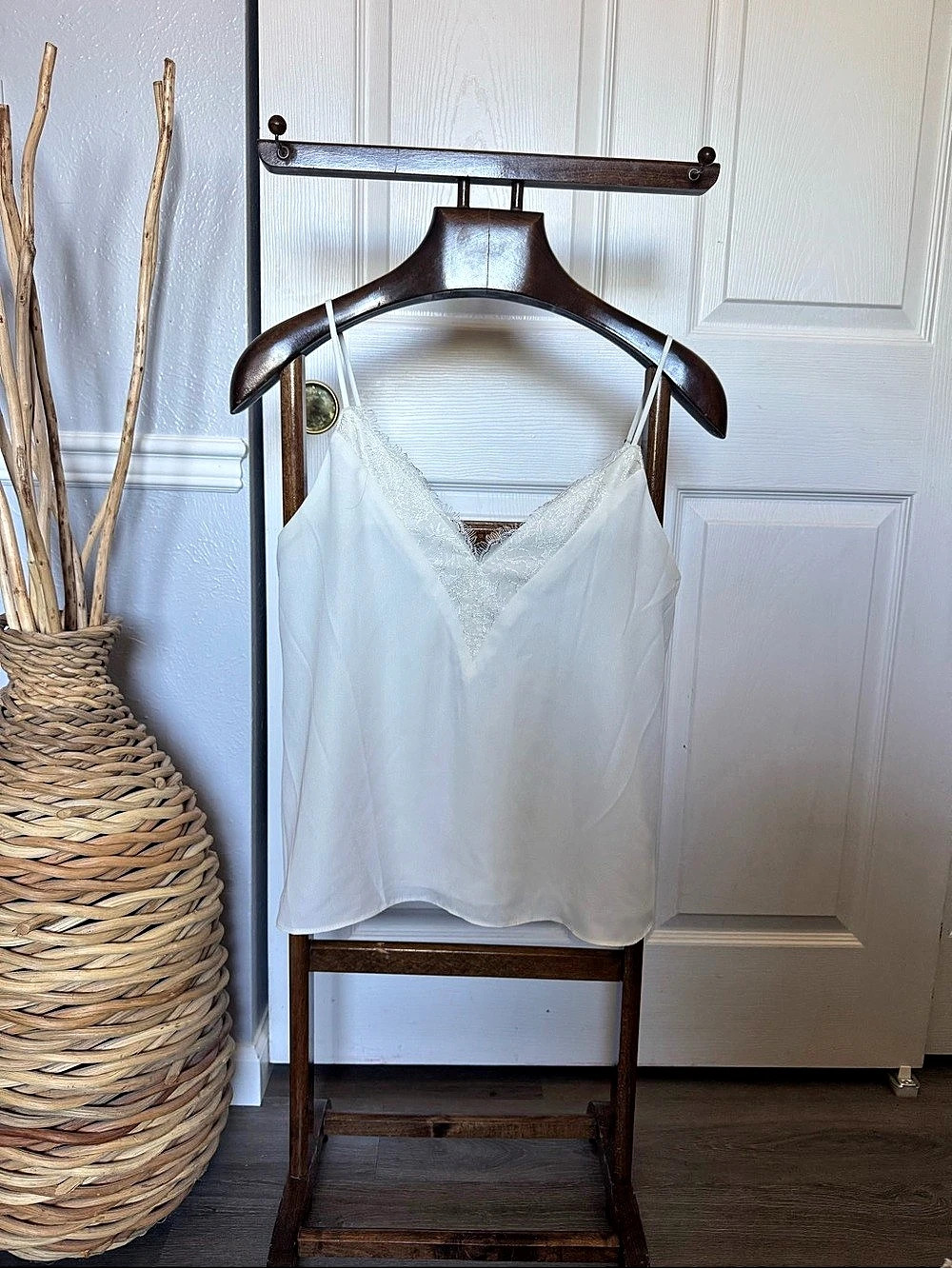 V-Neck Lace Camisole tank top - White
